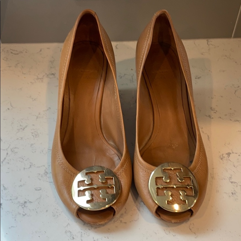 Tory Burch “Sally” Cognac Wedges in 8.5
